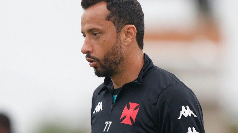 Vasco anuncia contratação de lateral-direito ex-Grêmio Jornal MEIA HORA -  Vasco