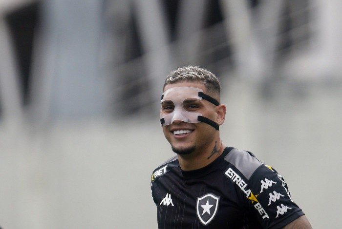 Navarro. Treino do Botafogo no Estádio Nilton Santos. 02 de Novembro de 2021