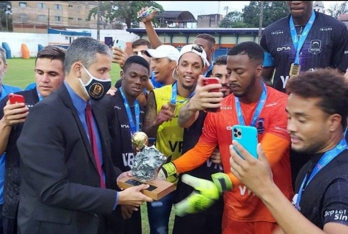 O Pérolas Negras conquistou a Copa Rio de Profissionais ao vencer o Maricá nos pênaltis
