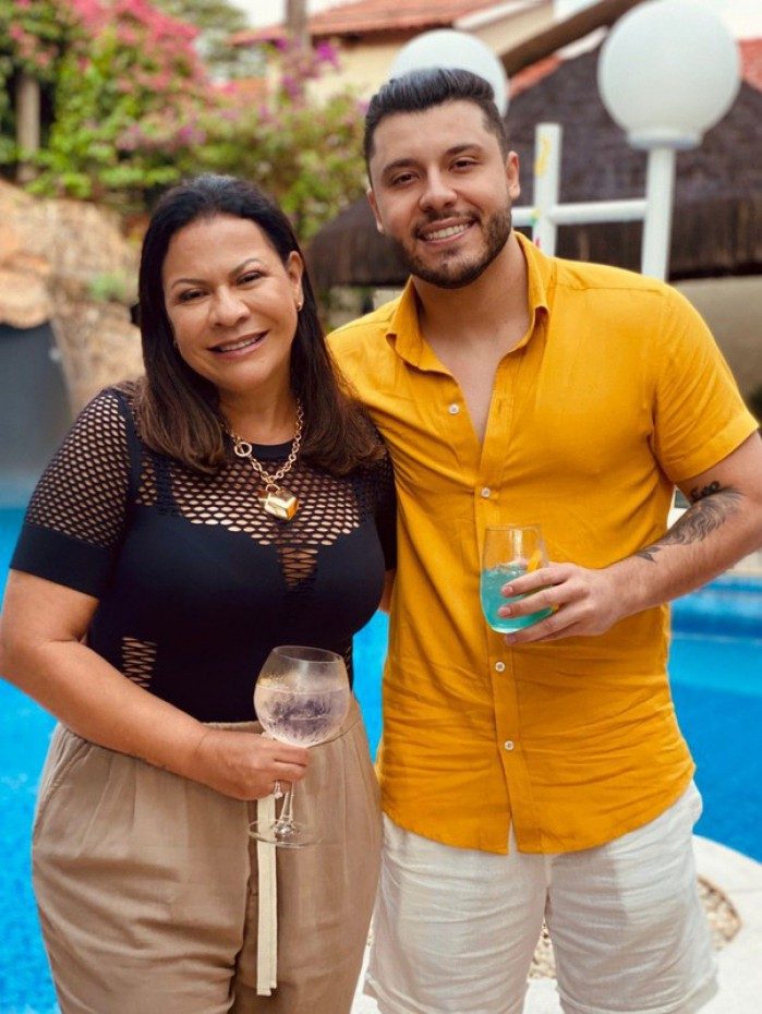 Ruth, mãe de Marília, e Murilo Huff  