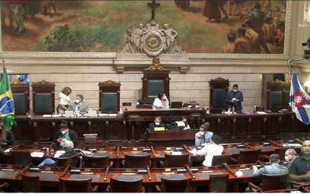 Câmara aprova projeto para subsidiar passagens de ônibus