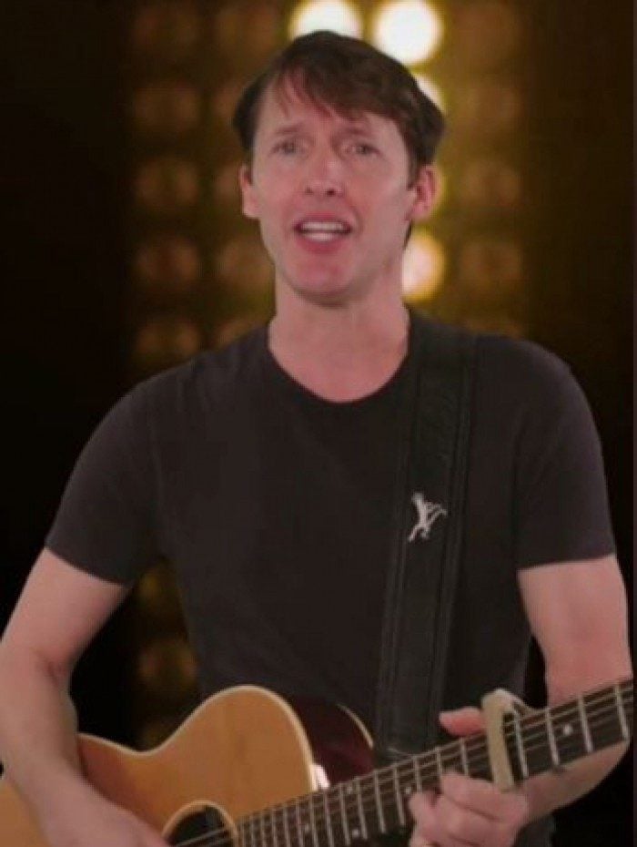 James Blunt postou v&iacute;deo no TikTok parabenizando o sucesso da can&ccedil;&atilde;o