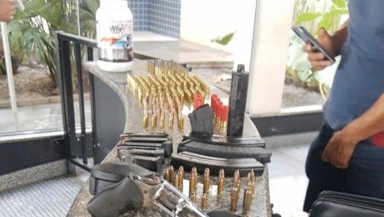 Polícia apreende arma e munições no telhado da Fundação da Infância e Juventude de Campos