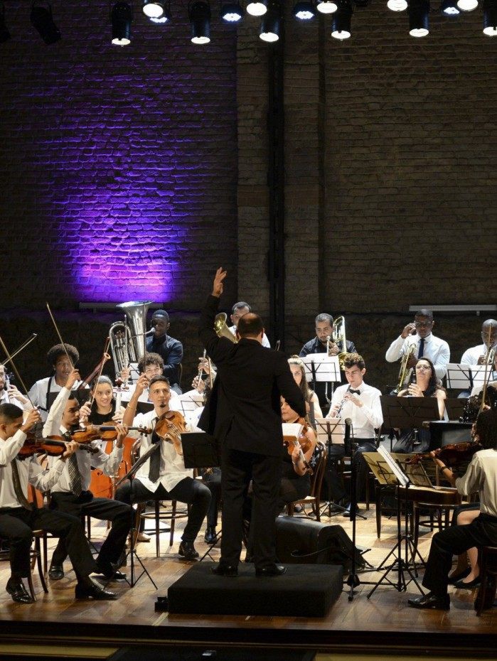 Após o período de isolamento social de quase dois anos da pandemia de Covid-19, os jovens musicistas e cantores do Aprendiz Musical fazem sua reestreia.