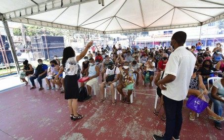 Prefeitura faz entrega de chaves em empreendimento de Nova Iguaçu