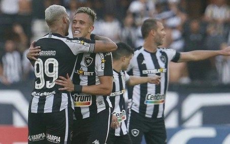 Decisivo na partida do acesso, Matheus Frizzo exalta elenco do Botafogo e avisa: 'Vamos em busca do título'