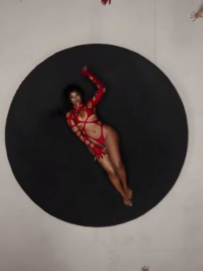 Clipe de 'Sem Filtro' de IZA