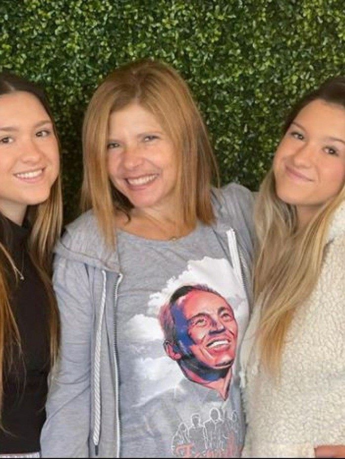 Rose Miriam, vi&uacute;va de Gugu Liberato, e Sofia e Marina, filhas do casal