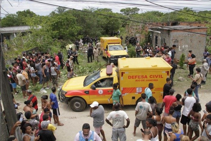 A Polícia Civil informou que foi feita perícia onde oito corpos foram localizados por moradores