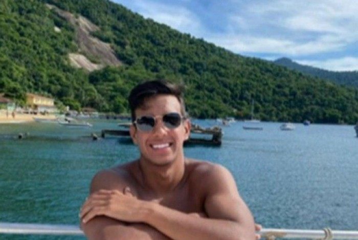  José Porfírio de Brito Júnior, de 20 anos, estava como copiloto do bimotor que caiu em mar de Paraty, na Costa Verde do Rio