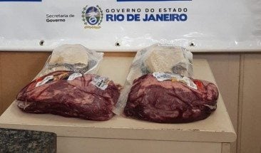 Homem é preso pela PM após furtar peças de carnes e bacalhau em mercado em Niterói 