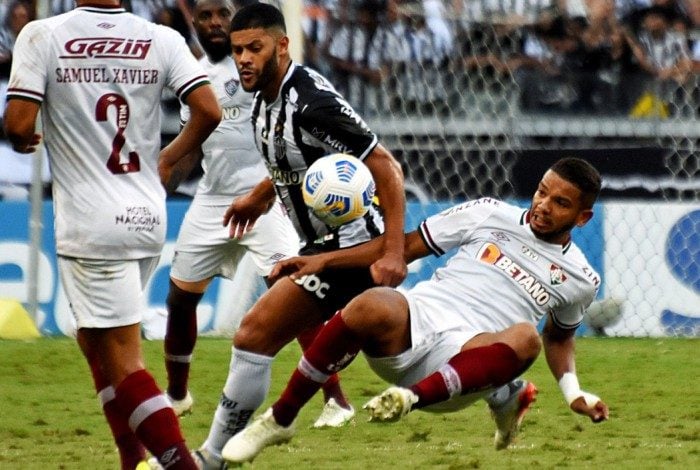 Zagueiro do Fluminense detona desempenho do VAR após derrota para Atlético-MG