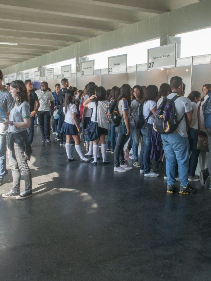 Evento gratuito apresenta cursos de graduação a estudantes do ensino médio