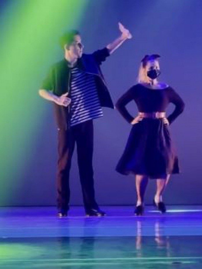 Romeu, filho de Marcos Mion, em apresentação de dança