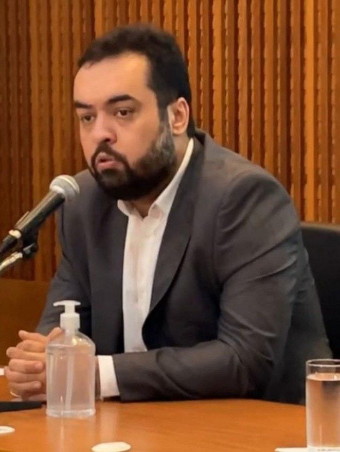 Governador Cl&aacute;udio Castro anuncia antecipa&ccedil;&otilde;es de pagamentos de sal&aacute;rios no fim de ano de 2021