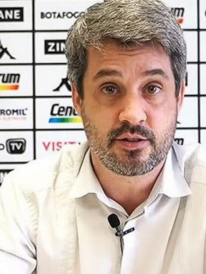 Diretor de futebol do Botafogo destaca &uacute;ltima cartada para manter Rafael Navarro: 'A esperan&ccedil;a existe'
 - Foto: Vitor Silva/Botafogo