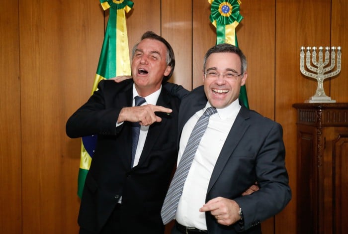 O ministro André Mendonça, indicação do presidente Jair Bolsonaro para o STF, derrubou a decisão do Confaz sobre ICMS do diesel
