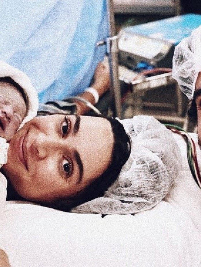 Thaila Ayala e Renato G&oacute;es publicam as primeiras fotos com o filho, Francisco