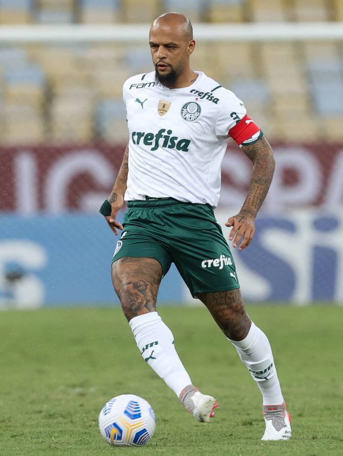 Felipe Melo em jogo contra a equipe do Fluminense