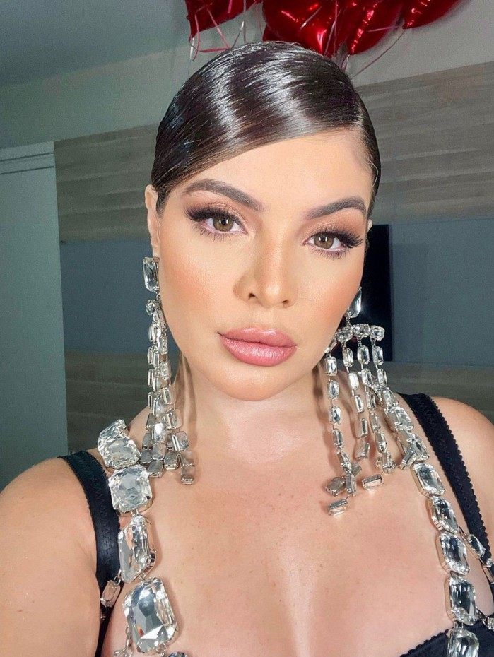 Gkay tira dinheiro do pr&oacute;prio bolso para bancar fest&atilde;o em Fortaleza