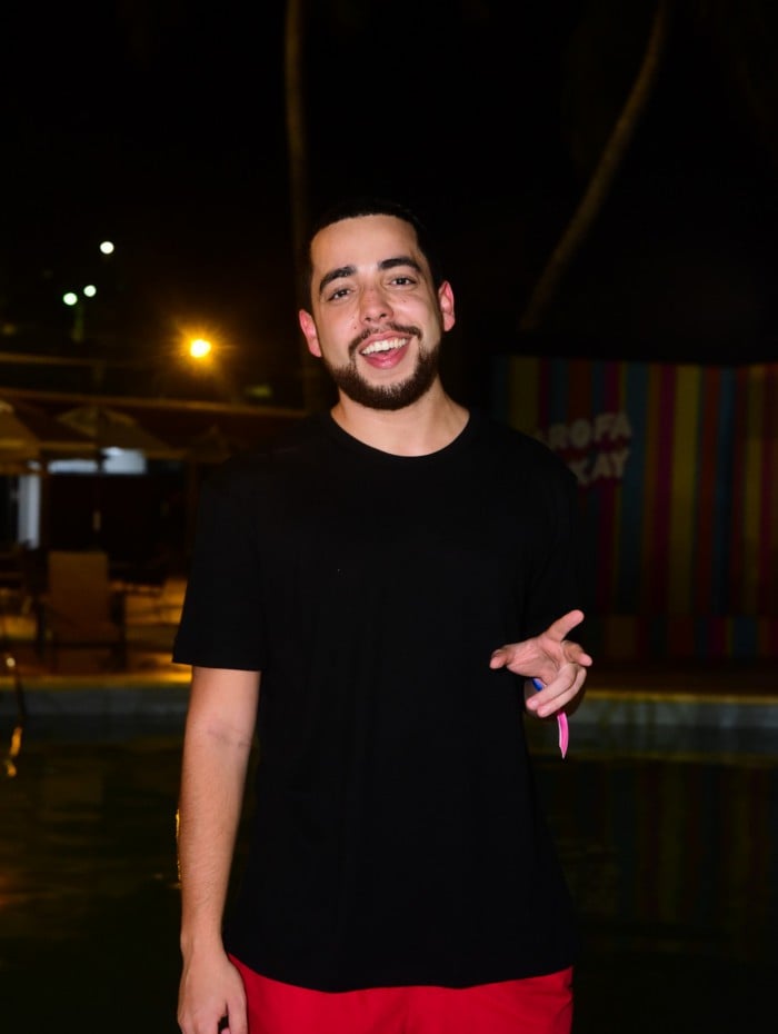 Lucas Selfie chegando para a Farofa da Gkay, em Fortaleza/CE 
