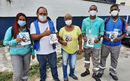 Concessionária de saneamento visita moradores de Nova Iguaçu para mapear problemas