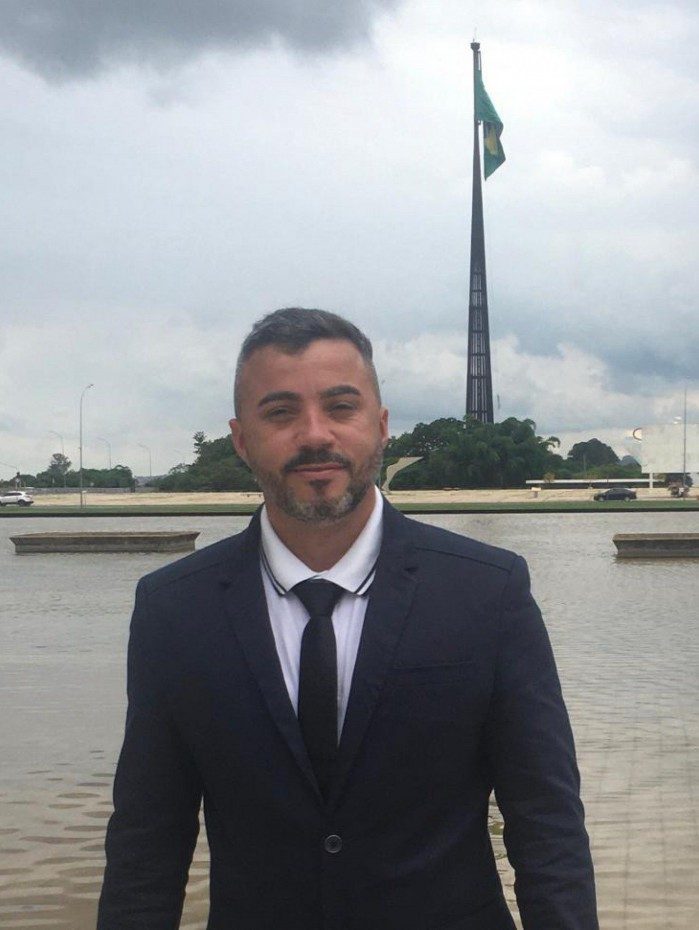 Vereador Rodrigo &Aacute;vila durante visita em Bras&iacute;lia