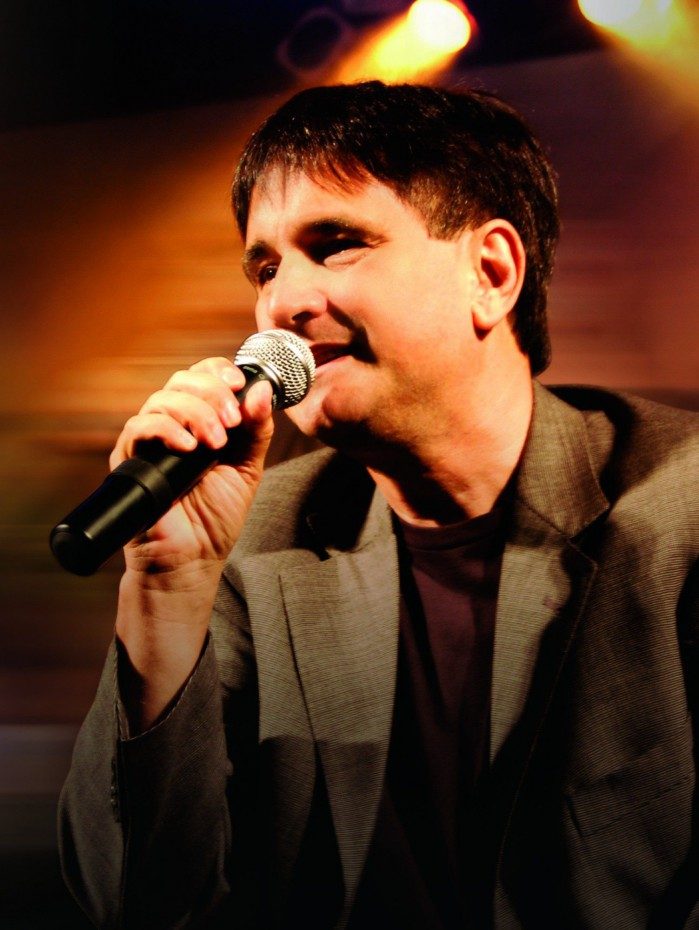 Fechando a noite de sábado, às 19h30min., a atração musical vai ficar por conta do cantor Byafra, no Horto do Fonseca.