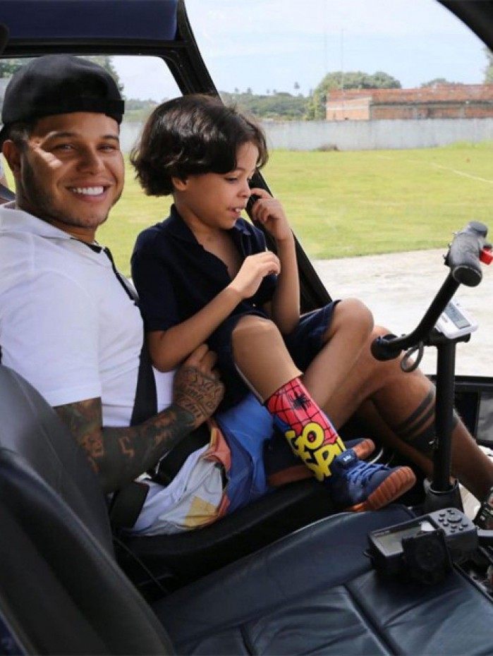 Tierry e o filho, Adriel