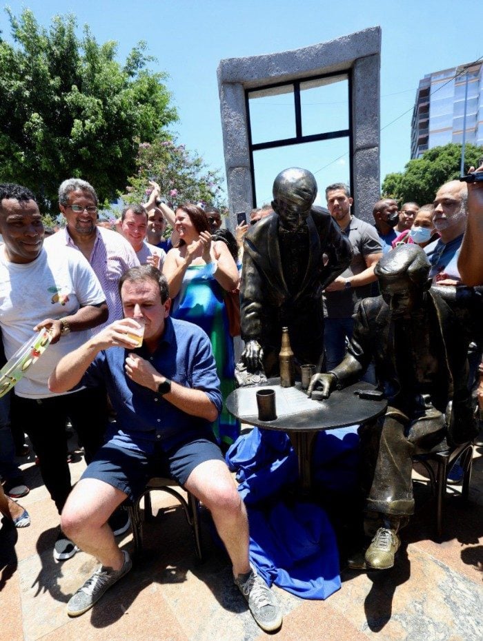 Est&aacute;tua do compositor Noel Rosa &eacute; reinaugurada em Vila Isabel neste s&aacute;bado,