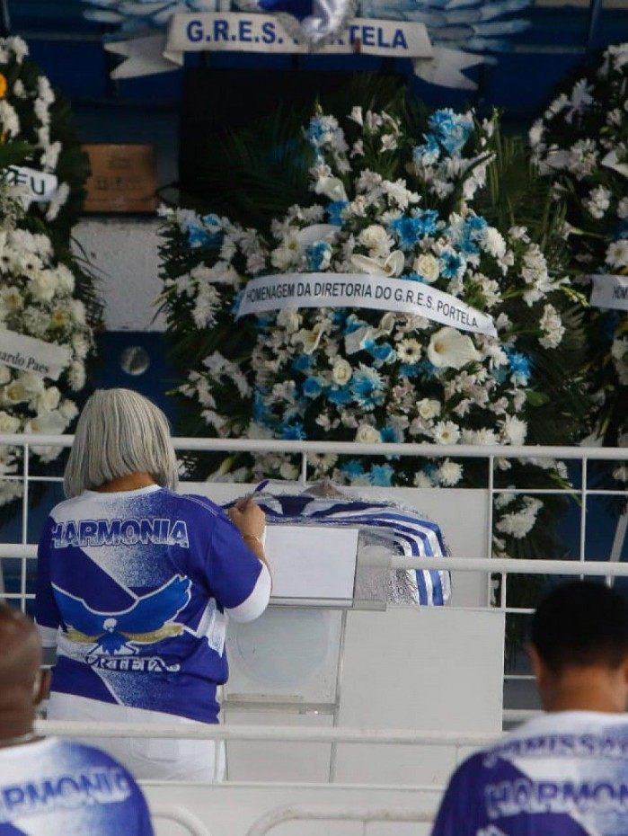 Mestre Monarco &eacute; velado na Quadra da Portela, em Oswaldo Cruz
