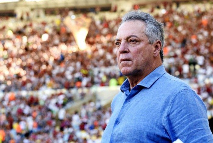 Abel Braga abre o jogo sobre possível acerto com o Fluminense 
