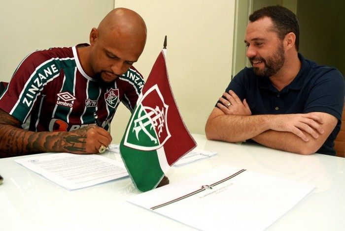Felipe Melo assina contrato até o fim de 2024