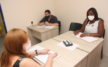 Secretaria de Educação de Nova Iguaçu capacita professores com deficiência visual
