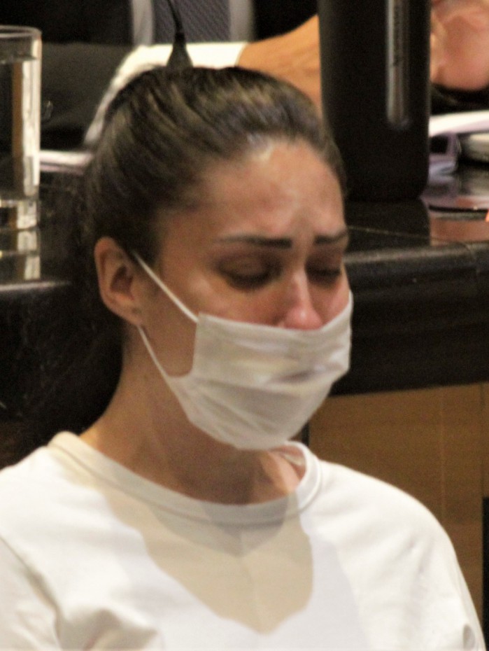 Monique Medeiros durante audi&ecirc;ncia sobre morte de seu filho, Henry Borel