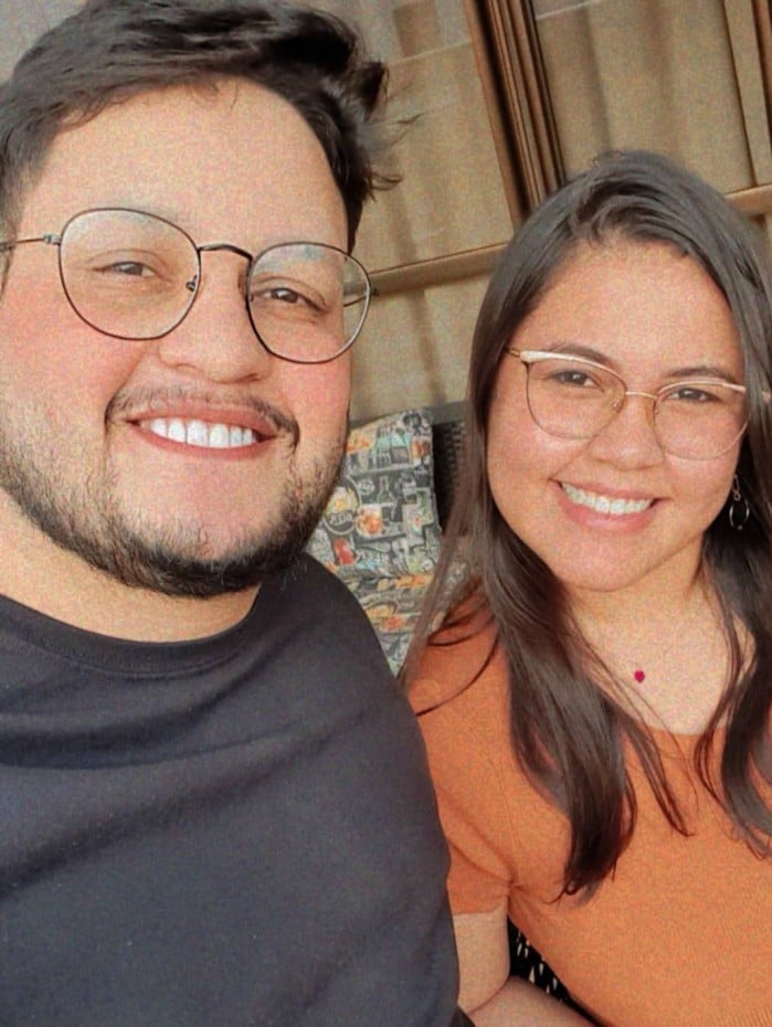 O cantor Maur&iacute;lio e sua namorada, Luana Ramos