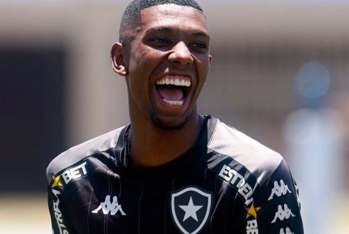 Kanu é vigiado por paulistas