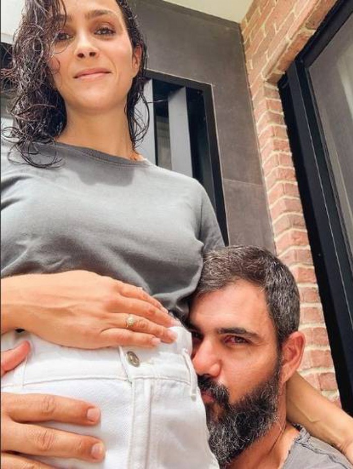 Ator Juliano Cazarr&eacute; e a esposa, Let&iacute;cia, anunciam quinta gravidez