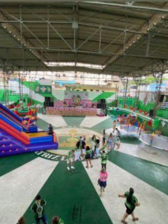 Imperatriz Leopoldinense realiza ação de natal para as crianças