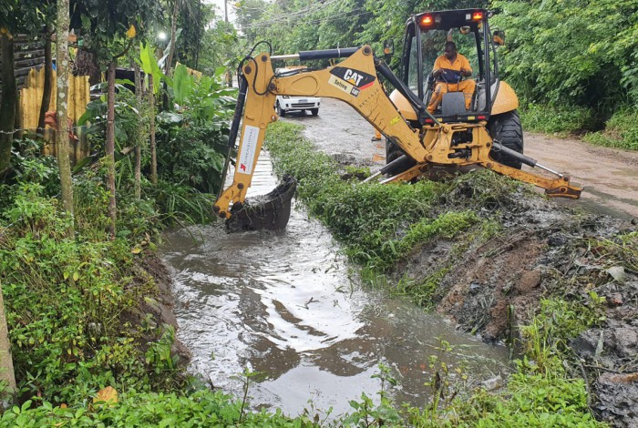 Prefeitura faz ação para acolhimento, apoio, limpeza, dragagem e conservação em bairros afetados pelas fortes chuvas
