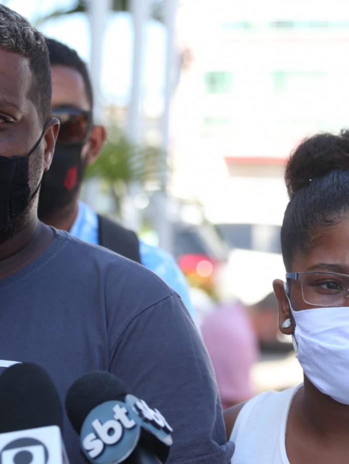 Brenda Rodrigues, filha de Maria Jandimar Rodrigues, e o vi&uacute;vo da v&iacute;tima, Wagner Vinicius, prestaram depoimento na 27&ordf; DP (Vicente de Carvalho)