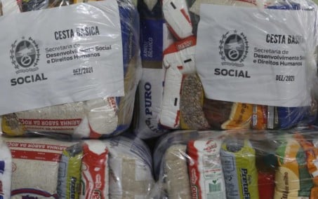 Governo doa cestas básicas para vítimas das chuvas em Nova Iguaçu