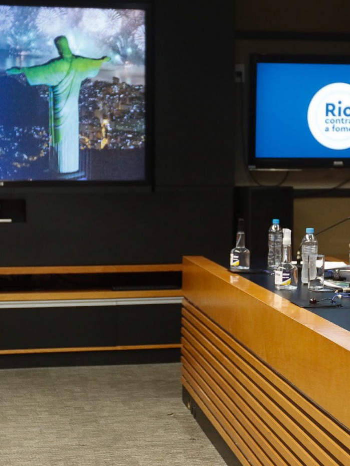 Prefeito Eduardo Paes durante coletiva sobre o Réveillon, nesta quinta-feira, no Centro de Operações Rio