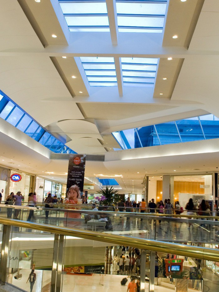 Na compara&ccedil;&atilde;o com mar&ccedil;o, as vendas do varejo em abril cresceram em ritmo menor