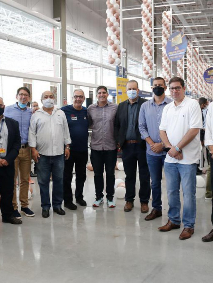 Autoridades marcaram presen&ccedil;a durante a inaugura&ccedil;&atilde;o do Assa&iacute; Atacadista, em Tribob&oacute;, a segunda aberta na cidade em apenas uma semana.