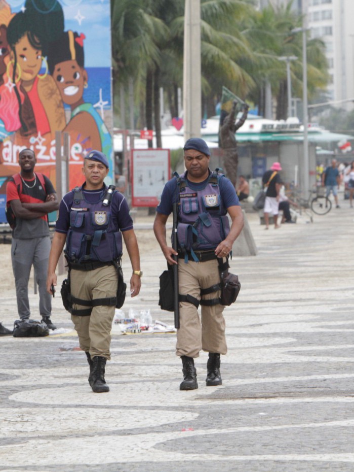 Tempo chuvoso e aumento de casos de covid-19 desaceleram turismo no Rio