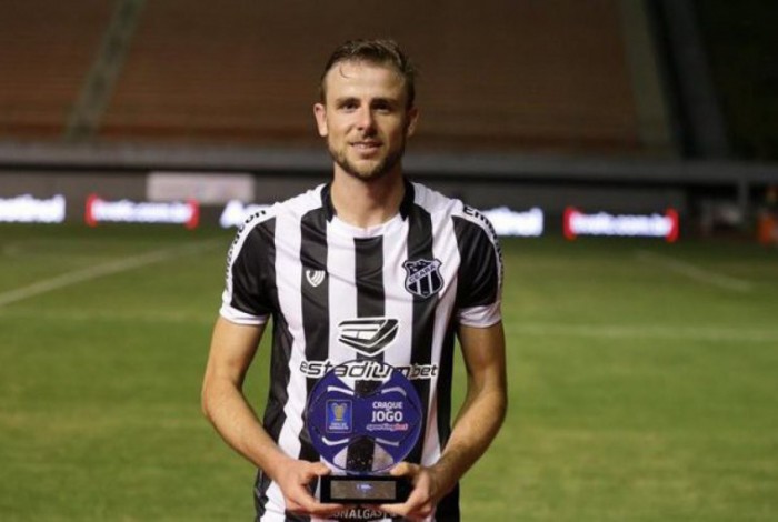 Zagueiro Klaus negocia com Botafogo