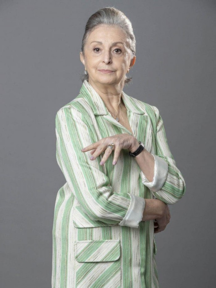 Ana Lúcia Torre vive Celina  na cena na novela 