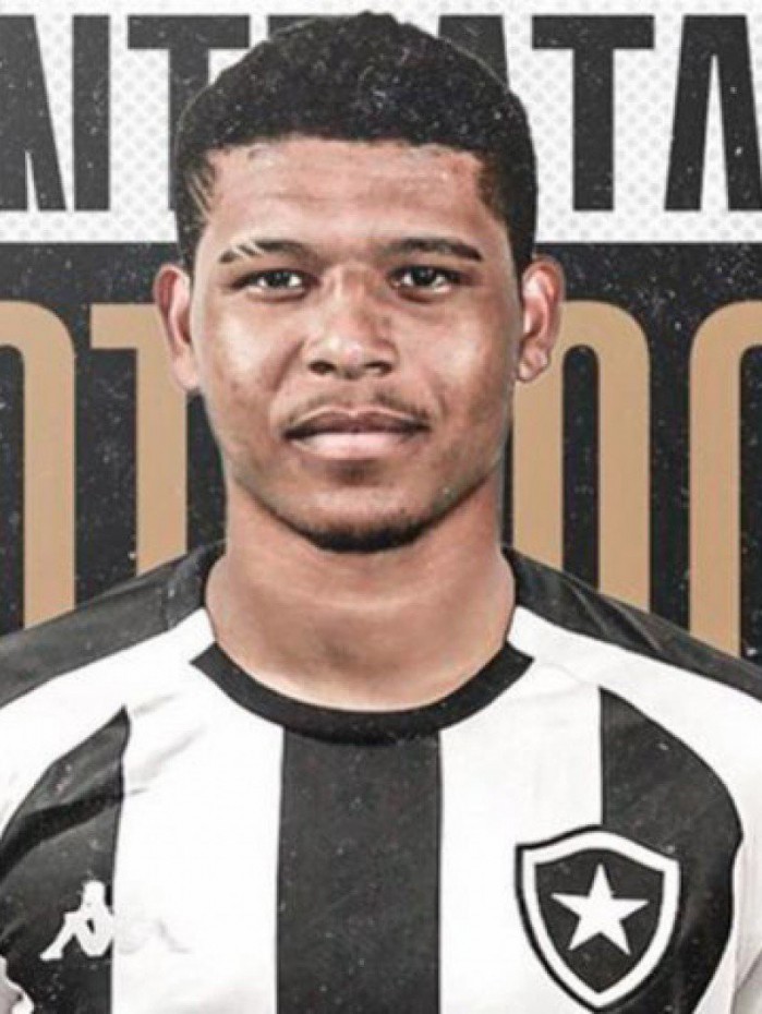 Vinícius Lopes assinou com o Botafogo pro três temporadas