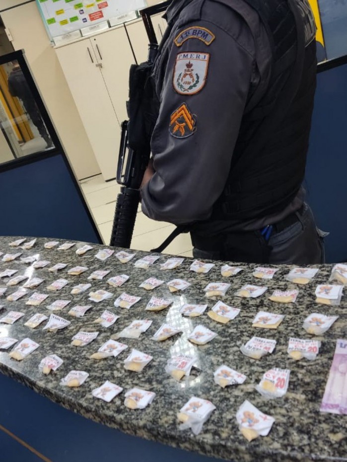 Drogas apreendidas em ação da PM em Nova Friburgo